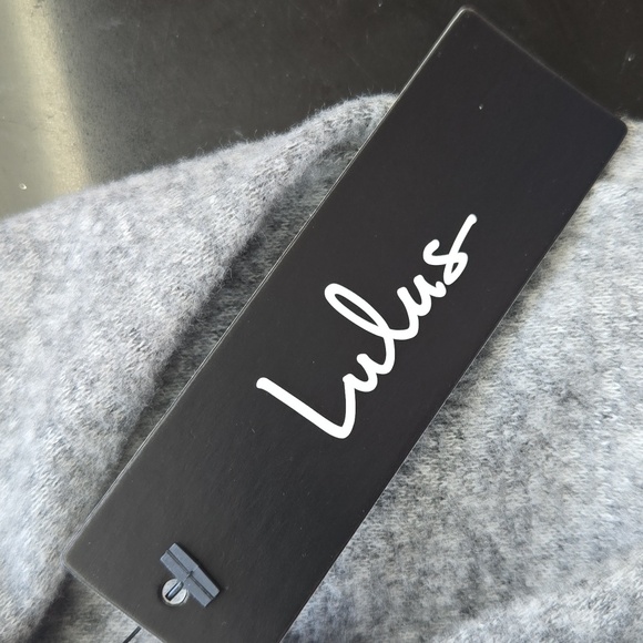 New! With Tags! Lulu's Gray Off-Shoulder Super Soft Top. Size Small - Picture 6 of 6